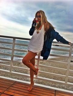 Natalya Rudova feet photo thumbnail