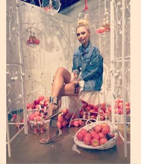 Natalya Rudova feet photo thumbnail