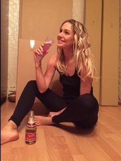 Natalya Rudova feet photo thumbnail