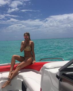 Natalya Rudova feet photo thumbnail