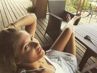 Natalya Rudova feet photo thumbnail
