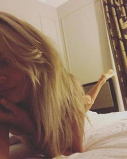 Natalya Rudova feet photo thumbnail