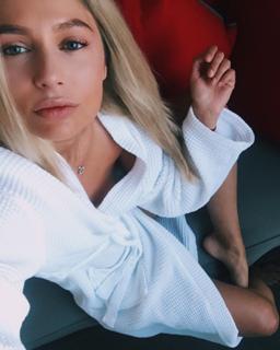 Natalya Rudova feet photo thumbnail