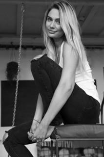 Natalya Rudova feet photo thumbnail