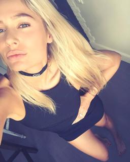 Natalya Rudova feet photo thumbnail