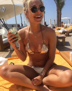 Natalya Rudova feet photo thumbnail