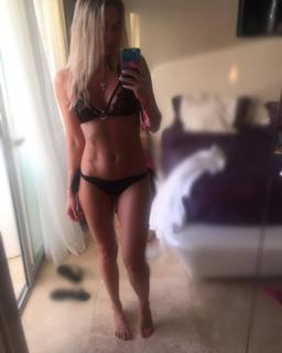 Natalya Rudova feet photo thumbnail