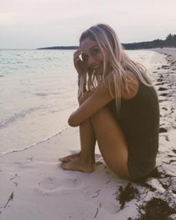 Natalya Rudova feet photo thumbnail