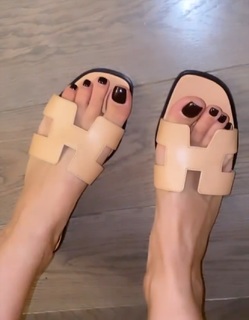 Natalya Rudova feet photo thumbnail