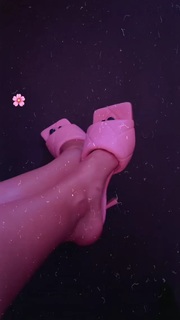 Natalya Rudova feet photo thumbnail