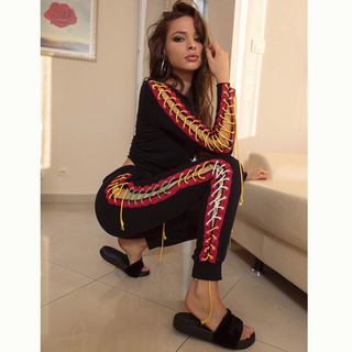 Natasa Savija feet photo thumbnail