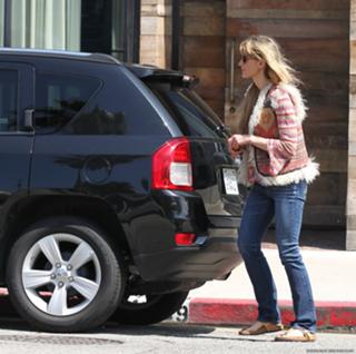 Natascha McElhone feet photo thumbnail