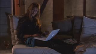 Natascha McElhone feet photo thumbnail