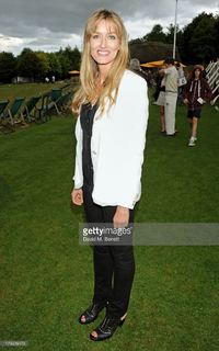 Natascha McElhone feet photo thumbnail