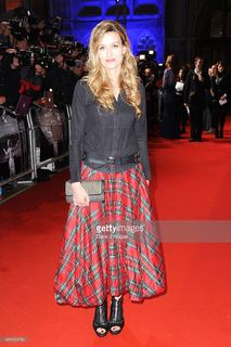 Natascha McElhone feet photo thumbnail