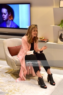Natascha McElhone feet photo thumbnail