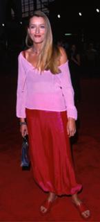 Natascha McElhone feet photo thumbnail
