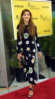 Natascha McElhone feet photo thumbnail