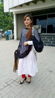 Natasha Ali feet photo 11