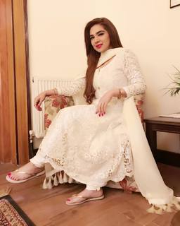 Natasha Ali feet photo 16