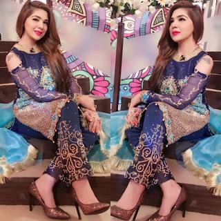 Natasha Ali feet photo 18