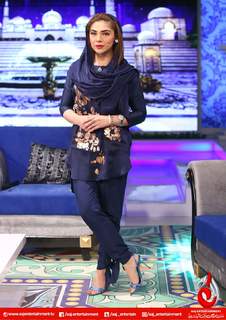 Natasha Ali feet photo 9