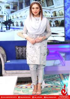 Natasha Ali feet photo 8