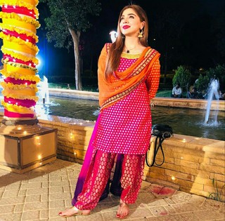 Natasha Ali feet photo 19