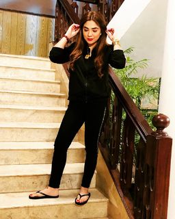 Natasha Ali feet photo 10