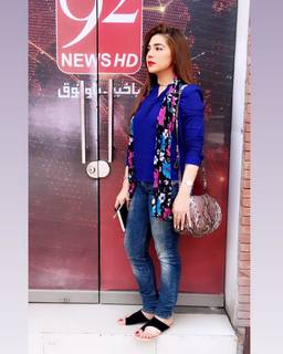 Natasha Ali feet photo 10