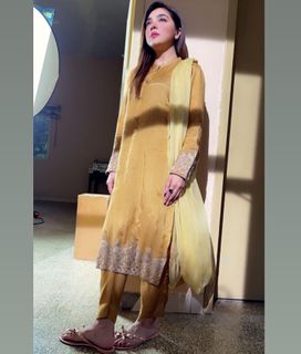 Natasha Ali feet photo 18