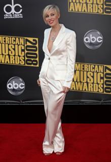 Natasha Bedingfield feet photo thumbnail