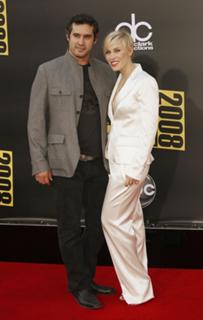 Natasha Bedingfield feet photo thumbnail