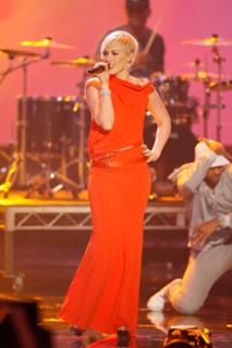 Natasha Bedingfield feet photo thumbnail