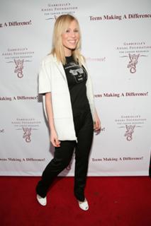 Natasha Bedingfield feet photo thumbnail