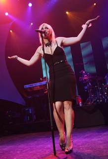 Natasha Bedingfield feet photo thumbnail