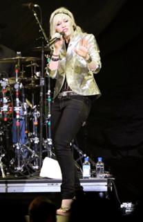 Natasha Bedingfield feet photo thumbnail