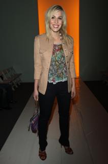 Natasha Bedingfield feet photo thumbnail