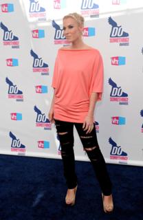 Natasha Bedingfield feet photo thumbnail