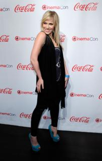 Natasha Bedingfield feet photo thumbnail