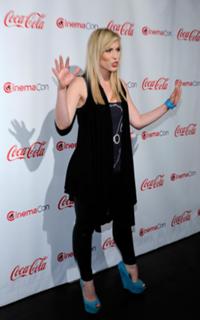 Natasha Bedingfield feet photo thumbnail
