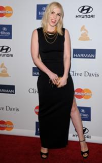 Natasha Bedingfield feet photo thumbnail