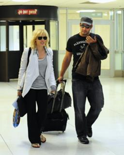 Natasha Bedingfield feet photo thumbnail