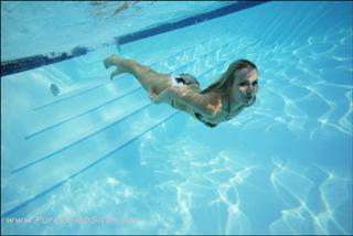 Natasha Bedingfield feet photo thumbnail