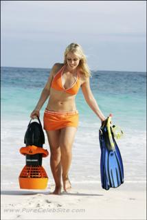 Natasha Bedingfield feet photo thumbnail