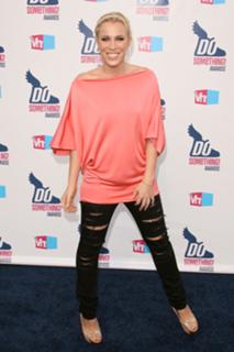 Natasha Bedingfield feet photo thumbnail