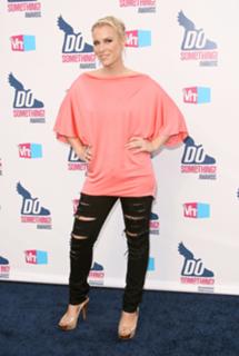 Natasha Bedingfield feet photo thumbnail