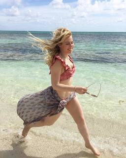 Natasha Bedingfield feet photo thumbnail