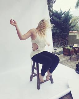 Natasha Bedingfield feet photo thumbnail