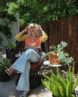 Natasha Bedingfield feet photo thumbnail